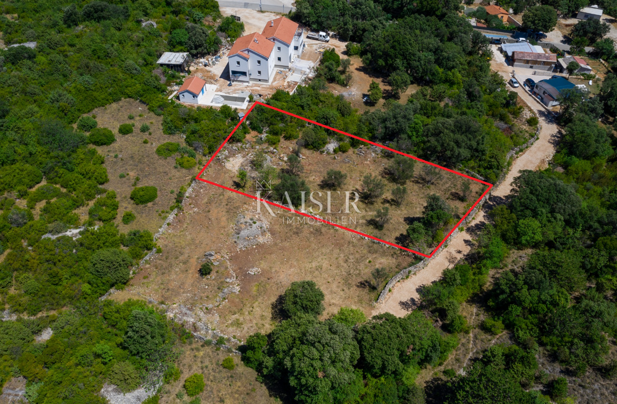 Mali Lošinj, Nerezine - lepo gradbeno zemljišče 640 m2