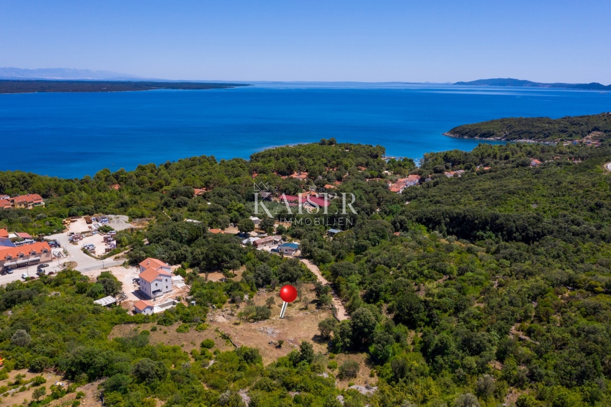 Mali Lošinj, Nerezine - lepo gradbeno zemljišče 640 m2