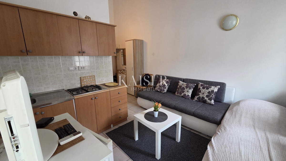 Novi Vinodolski - apartma, studio z ločeno sobo in pogledom na morje