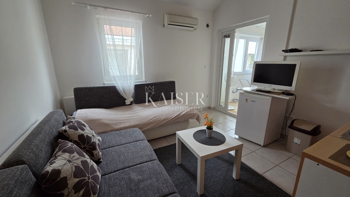 Novi Vinodolski - apartma, studio z ločeno sobo in pogledom na morje