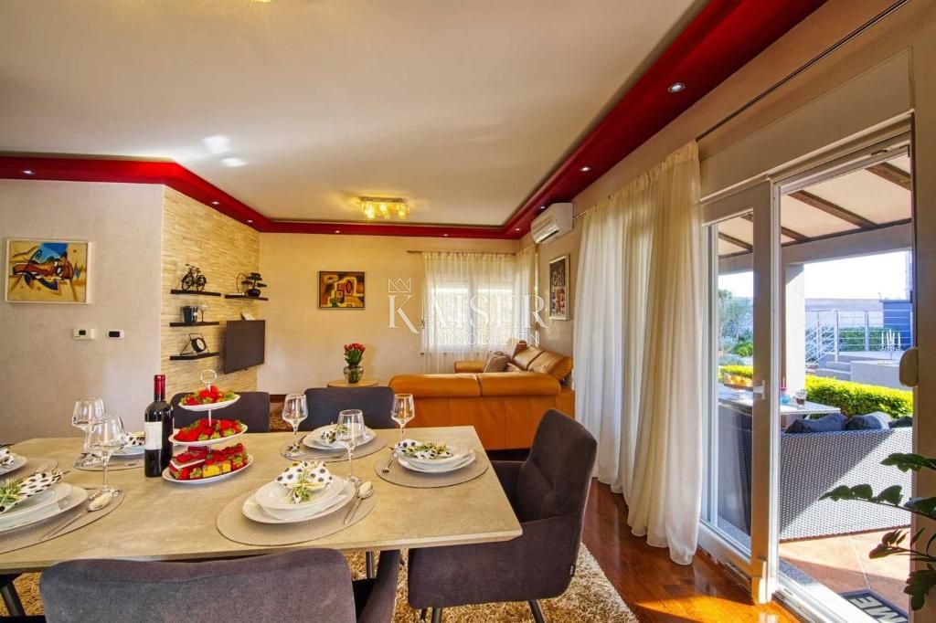 Hiša Crno, Zadar, 510m2