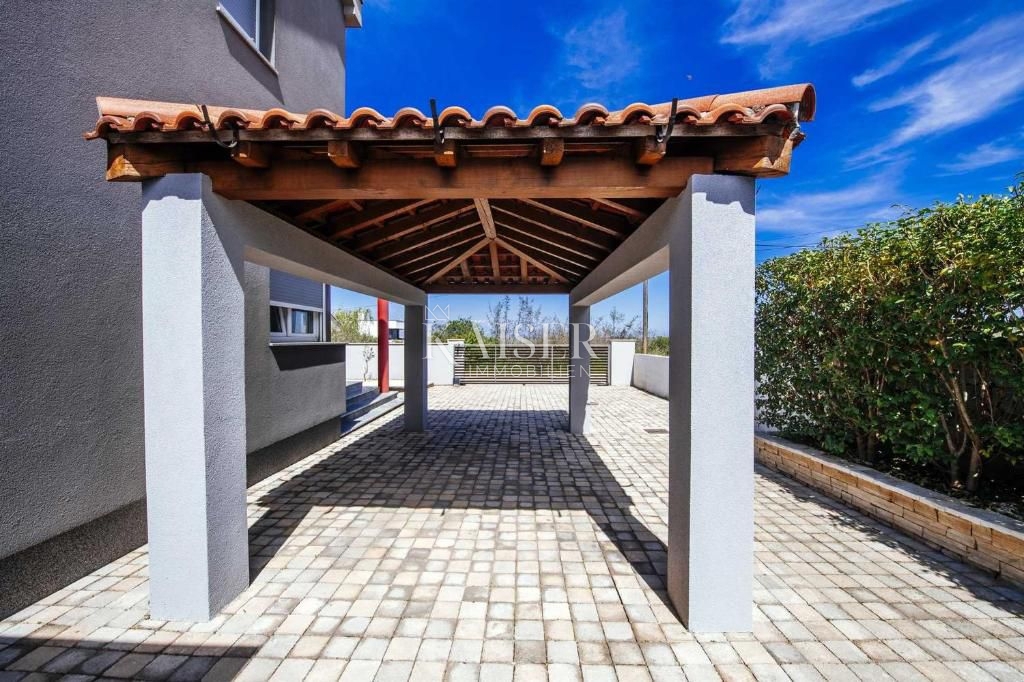 Hiša Crno, Zadar, 510m2