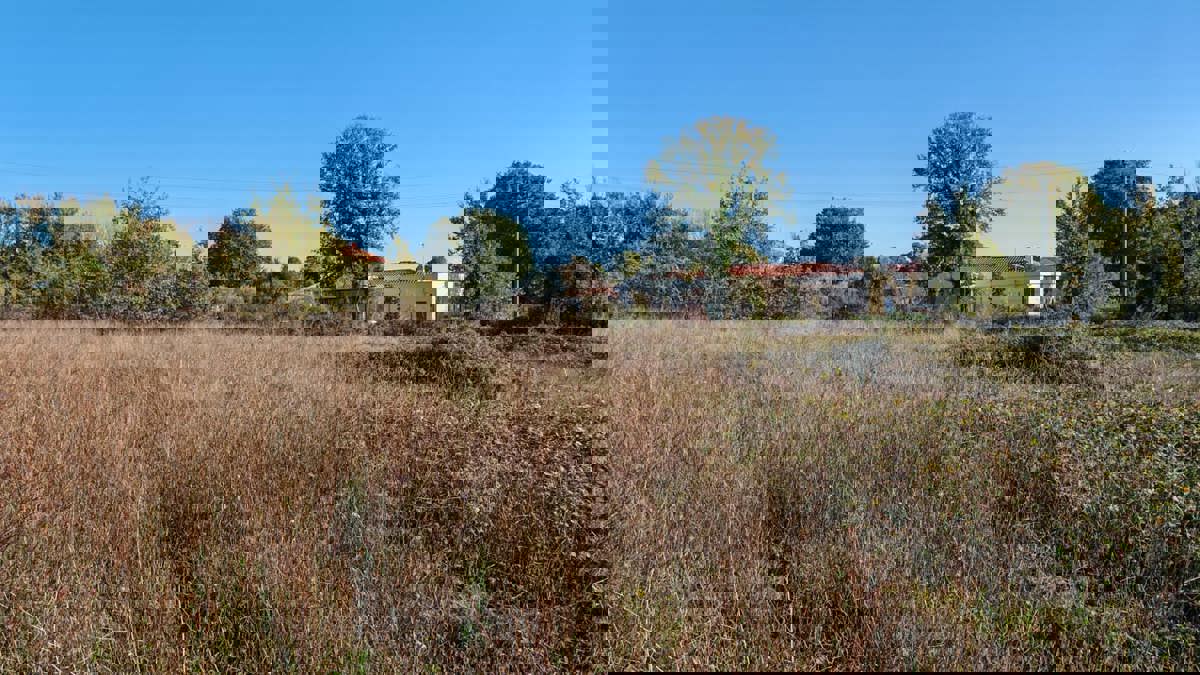 Istra, Pula - gradbeno zemljišče 810 m² na mirni lokaciji