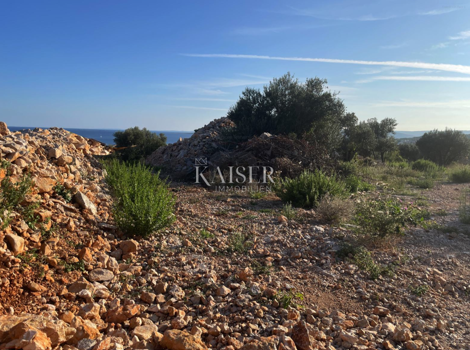 Otok Krk, Krk, gradbeno zemljišče z razgledom