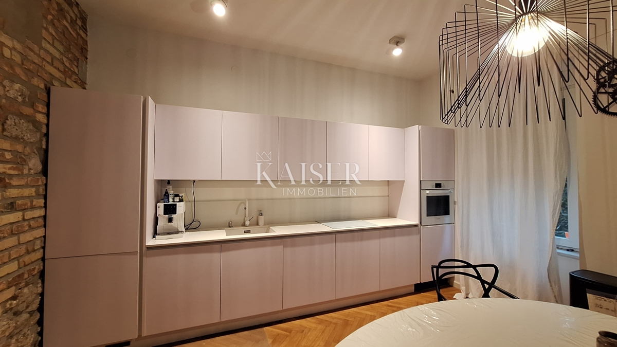 Reka, Bulevard - dvosobno prenovljeno stanovanje na iskani lokaciji