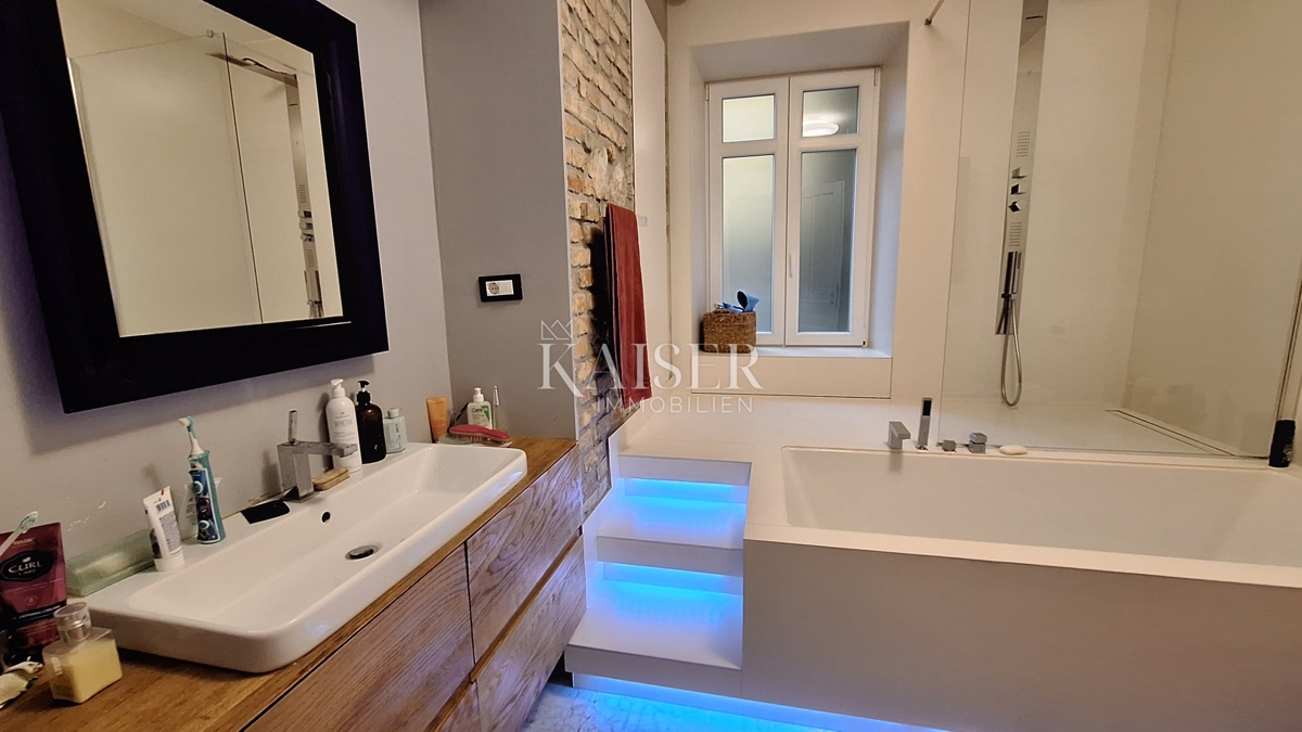 Reka, Bulevard - dvosobno prenovljeno stanovanje na iskani lokaciji