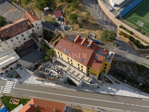 Luksuzni novozgrajeni hotel A+ z restavracijo, na odlični lokaciji ob morju, Senj