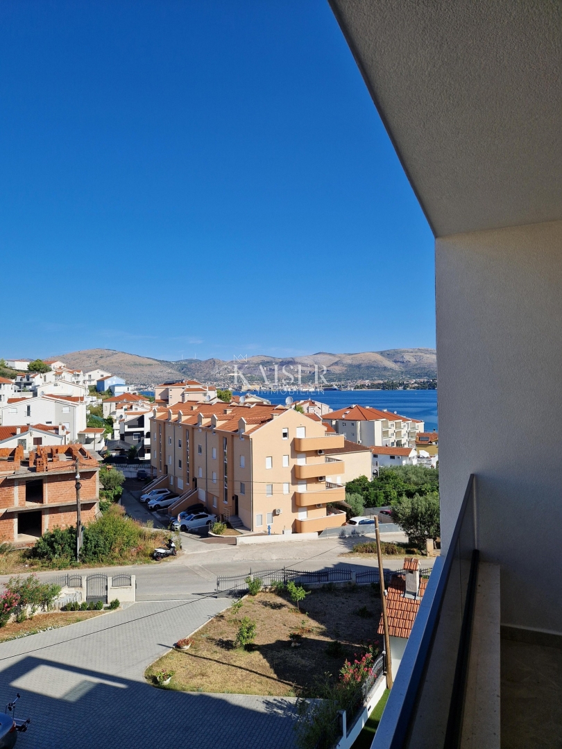 Čiovo, Luksuzni penthouse s strešno teraso in panoramskim pogledom na morje