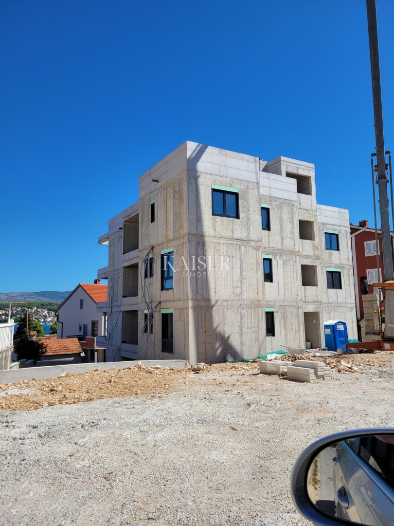 Čiovo, Luksuzni penthouse s strešno teraso in panoramskim pogledom na morje