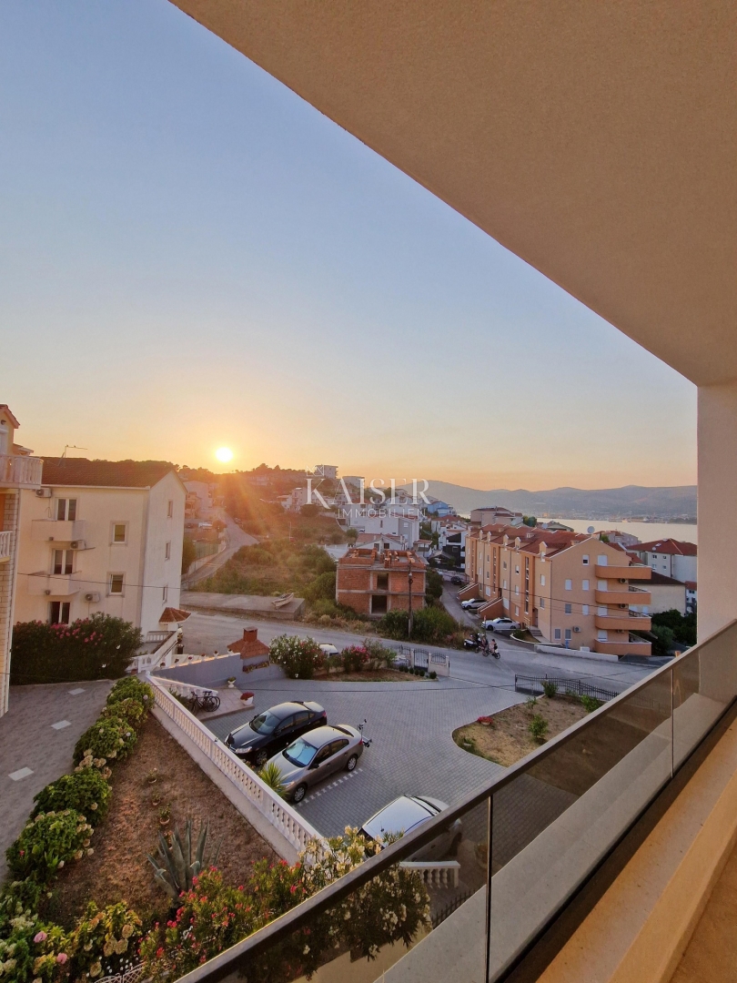 Čiovo, Luksuzni penthouse s strešno teraso in panoramskim pogledom na morje