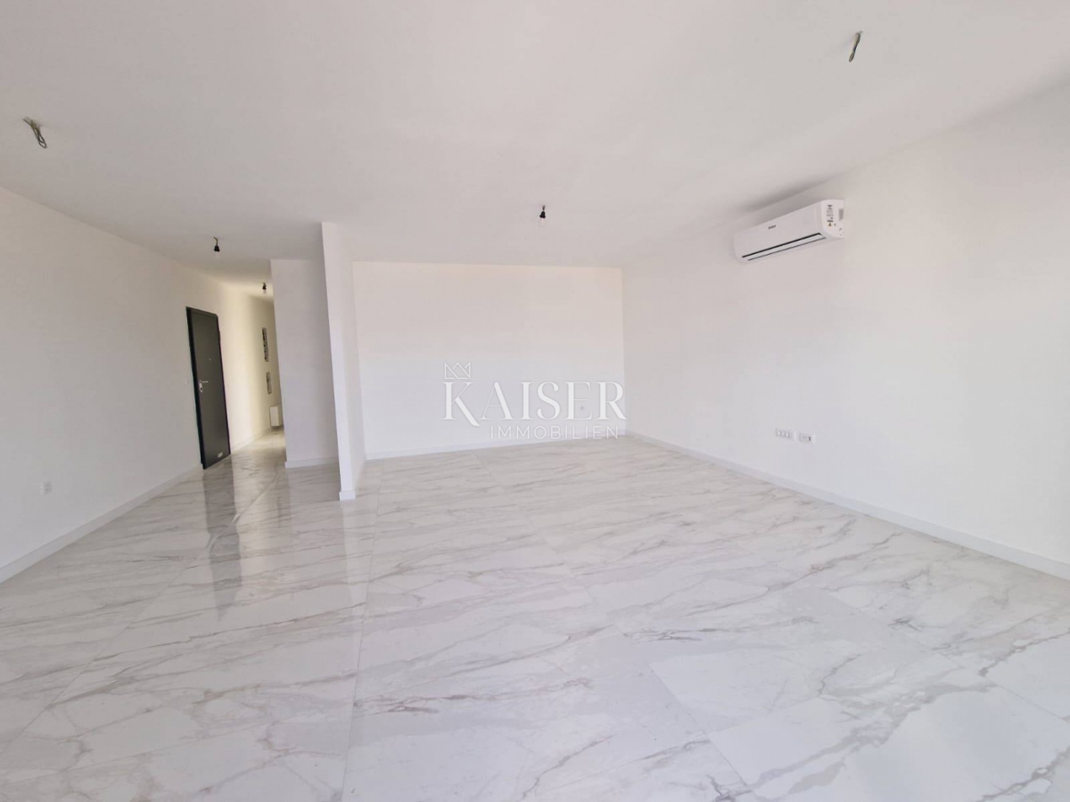 Čiovo, Luksuzni penthouse s strešno teraso in panoramskim pogledom na morje