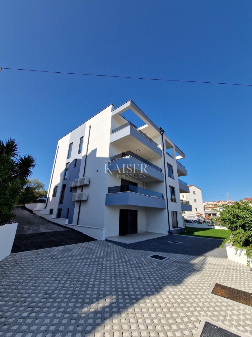 Čiovo, Luksuzni penthouse s strešno teraso in panoramskim pogledom na morje