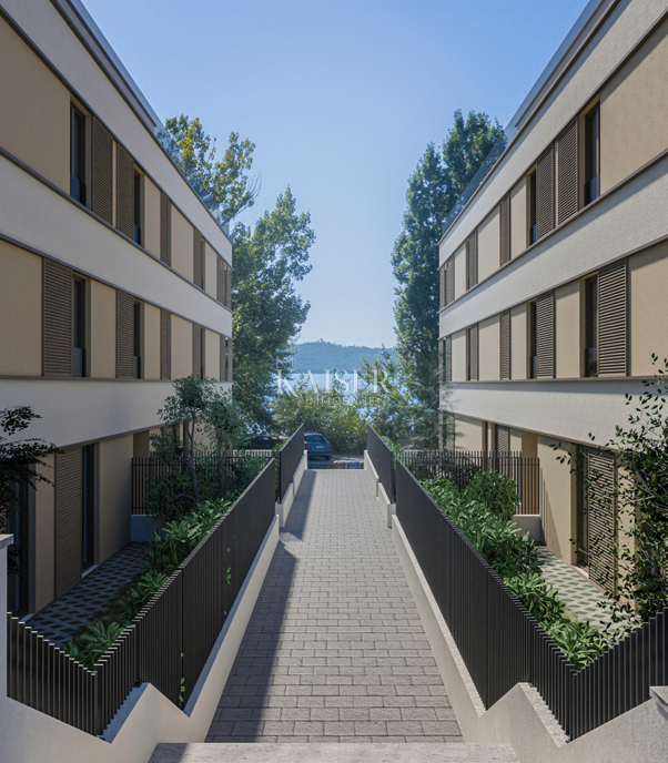 Kaštel Sućurac, Split - Moderno stanovanje (S2) v pritličju z velikim zasebnim vrtom