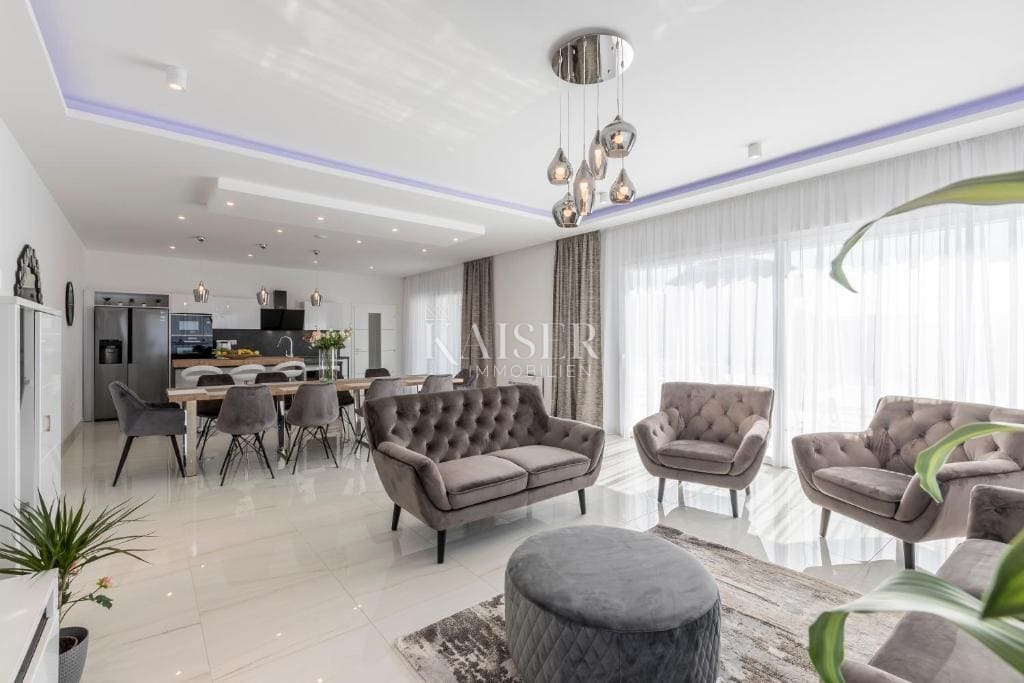 Hiša Grad, Split, 350m2