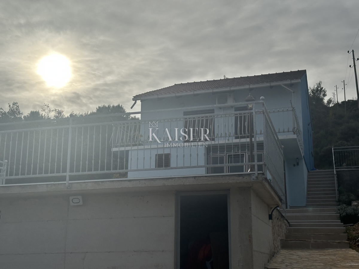 Trogir, Marina - Hiša 80 m2 z bazenom in pogledom na morje