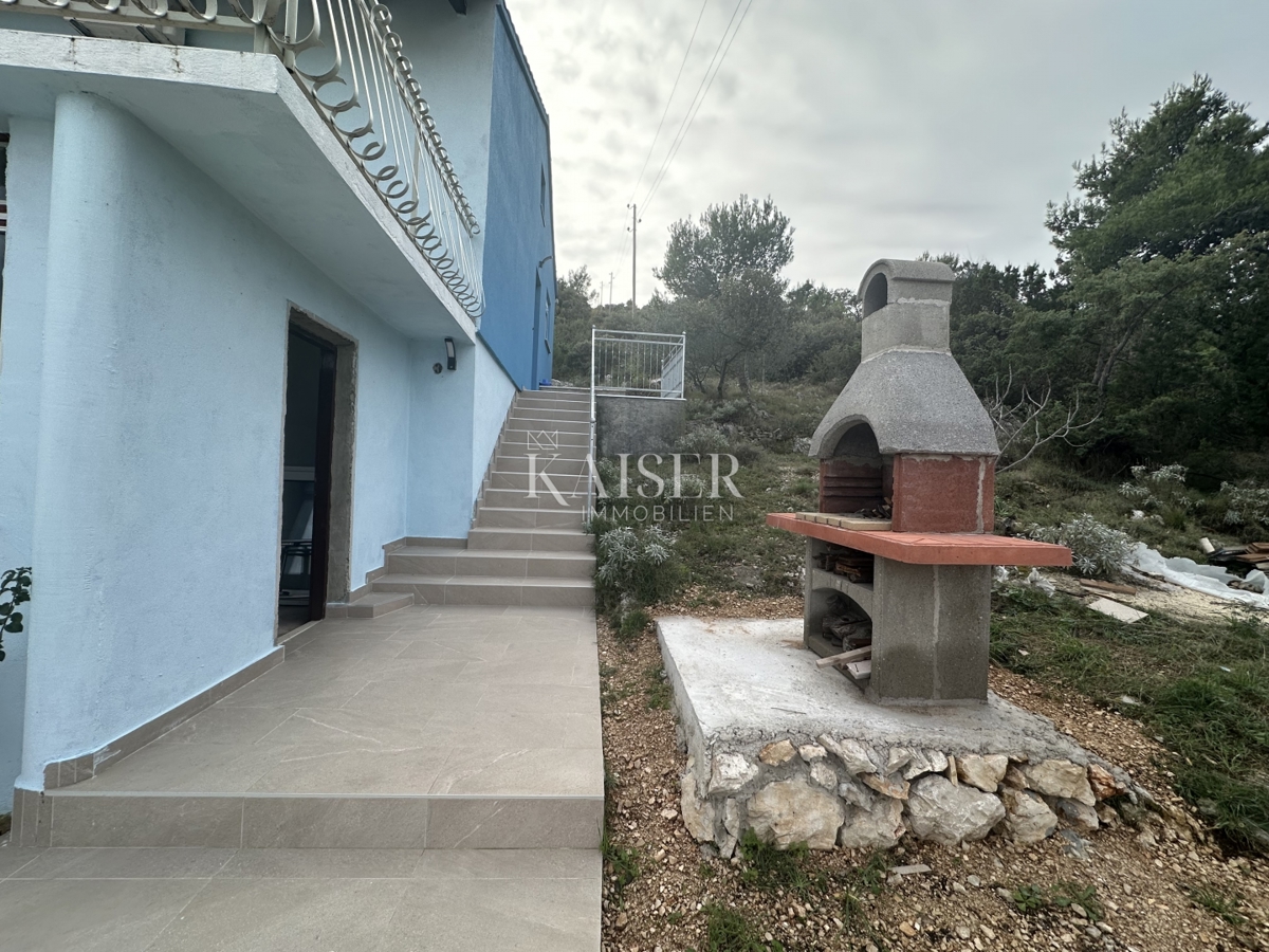 Trogir, Marina - Hiša 80 m2 z bazenom in pogledom na morje