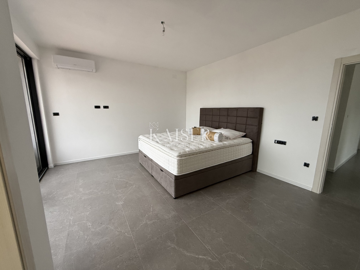 Crikvenica, luksuzna vila z bazenom in pogledom na morje