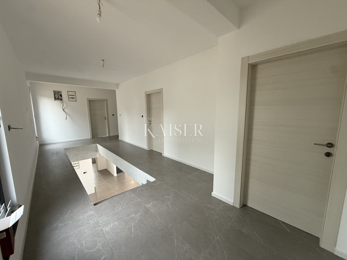 Crikvenica, luksuzna vila z bazenom in pogledom na morje