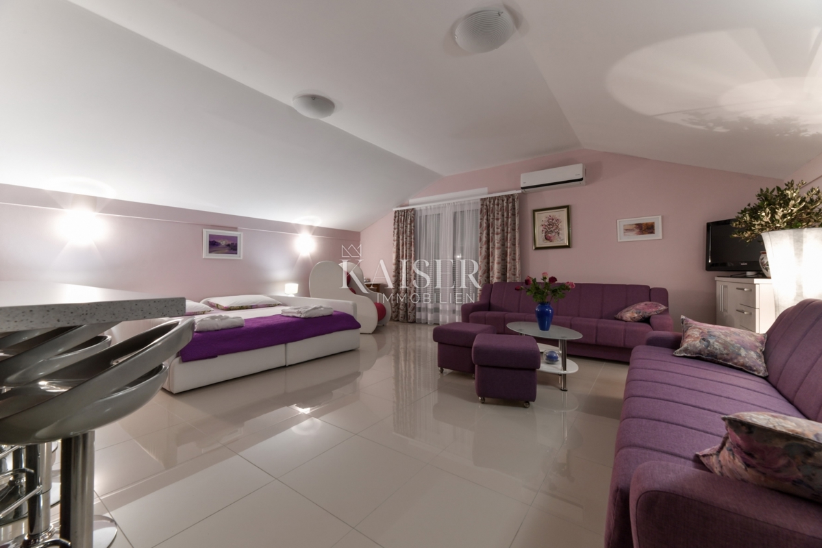 Zadar, Vir - čudovita družinska hiša 331m2 - 890.000 eur 300 m od plaže