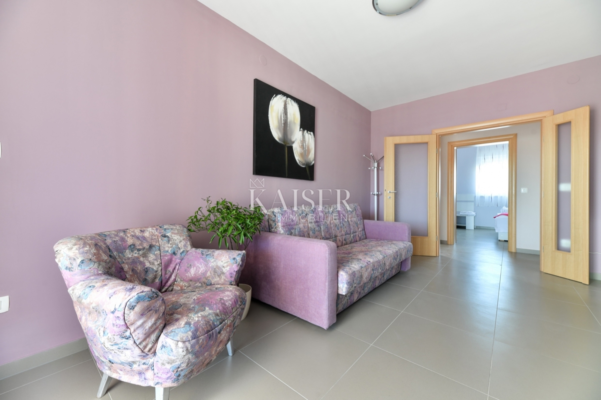 Zadar, Vir - čudovita družinska hiša 331m2 - 890.000 eur 300 m od plaže