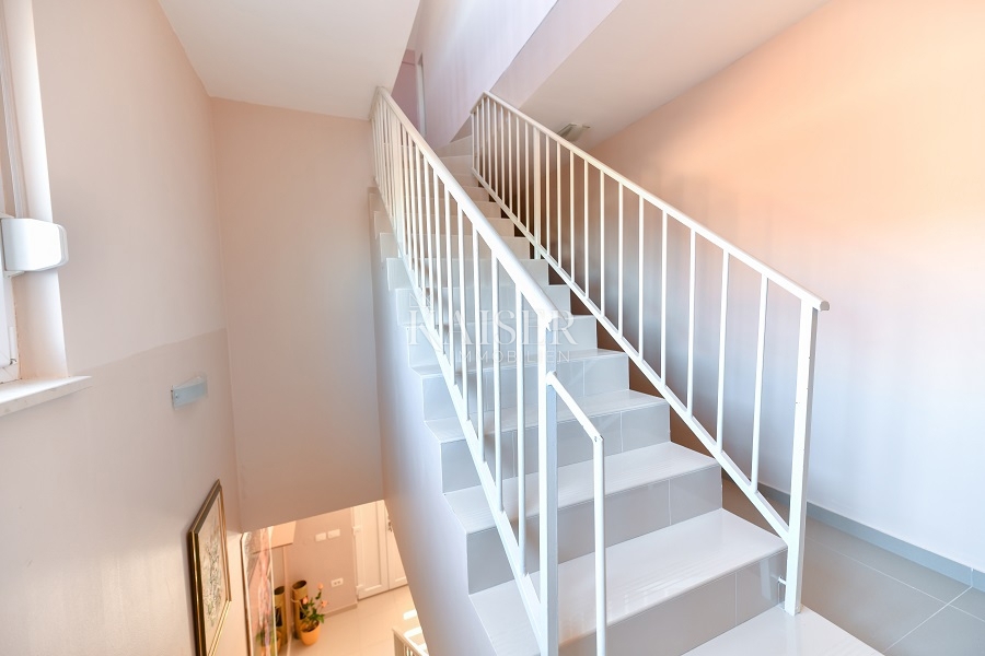 Zadar, Vir - čudovita družinska hiša 331m2 - 890.000 eur 300 m od plaže