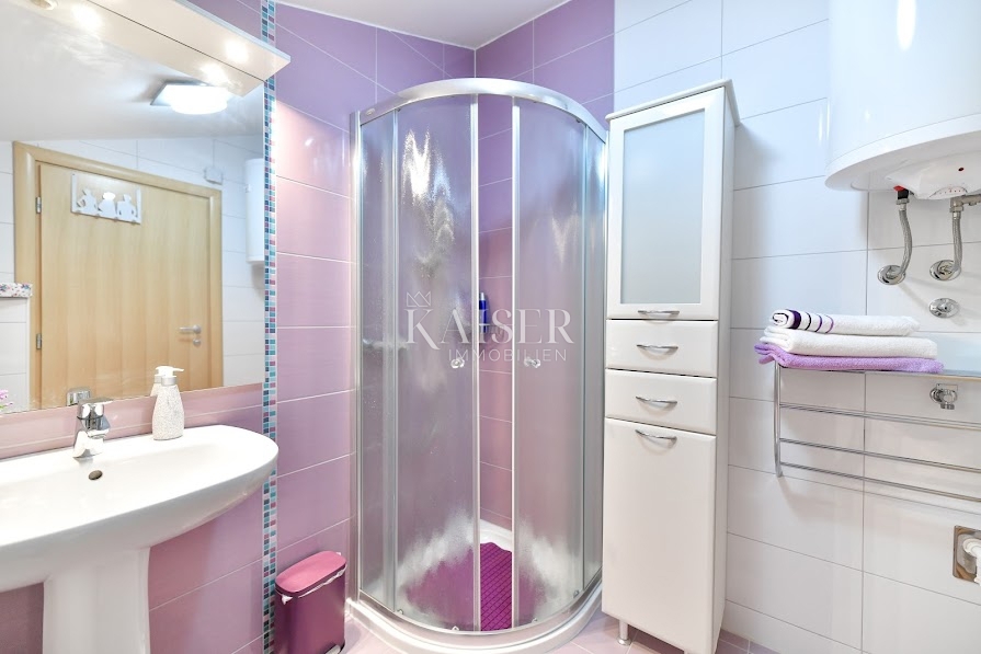 Zadar, Vir - čudovita družinska hiša 331m2 - 890.000 eur 300 m od plaže