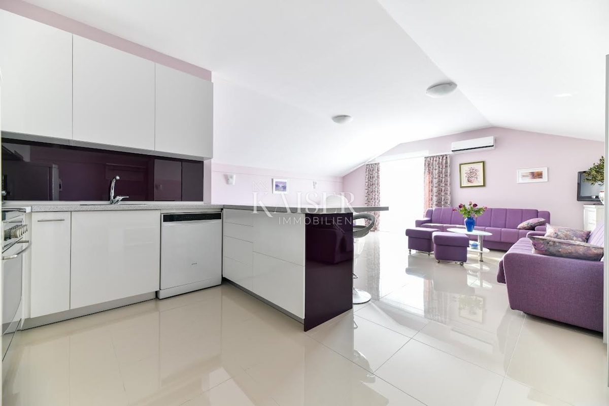 Zadar, Vir - čudovita družinska hiša 331m2 - 890.000 eur 300 m od plaže