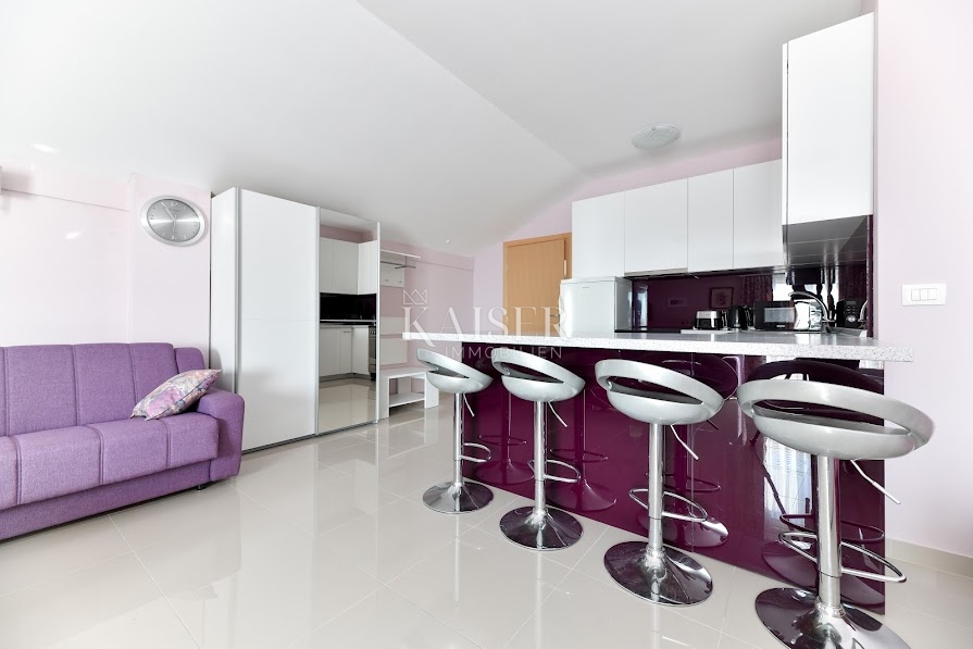 Zadar, Vir - čudovita družinska hiša 331m2 - 890.000 eur 300 m od plaže