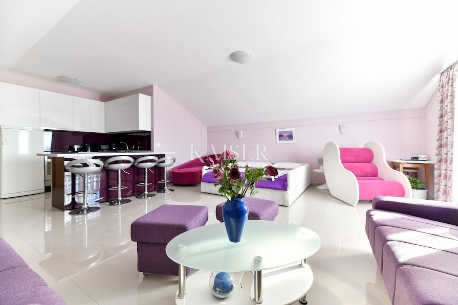 Zadar, Vir - čudovita družinska hiša 331m2 - 890.000 eur 300 m od plaže