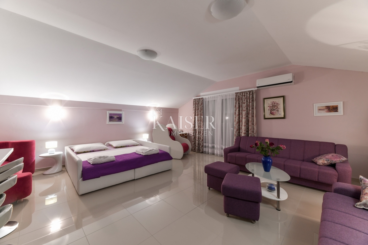 Zadar, Vir - čudovita družinska hiša 331m2 - 890.000 eur 300 m od plaže