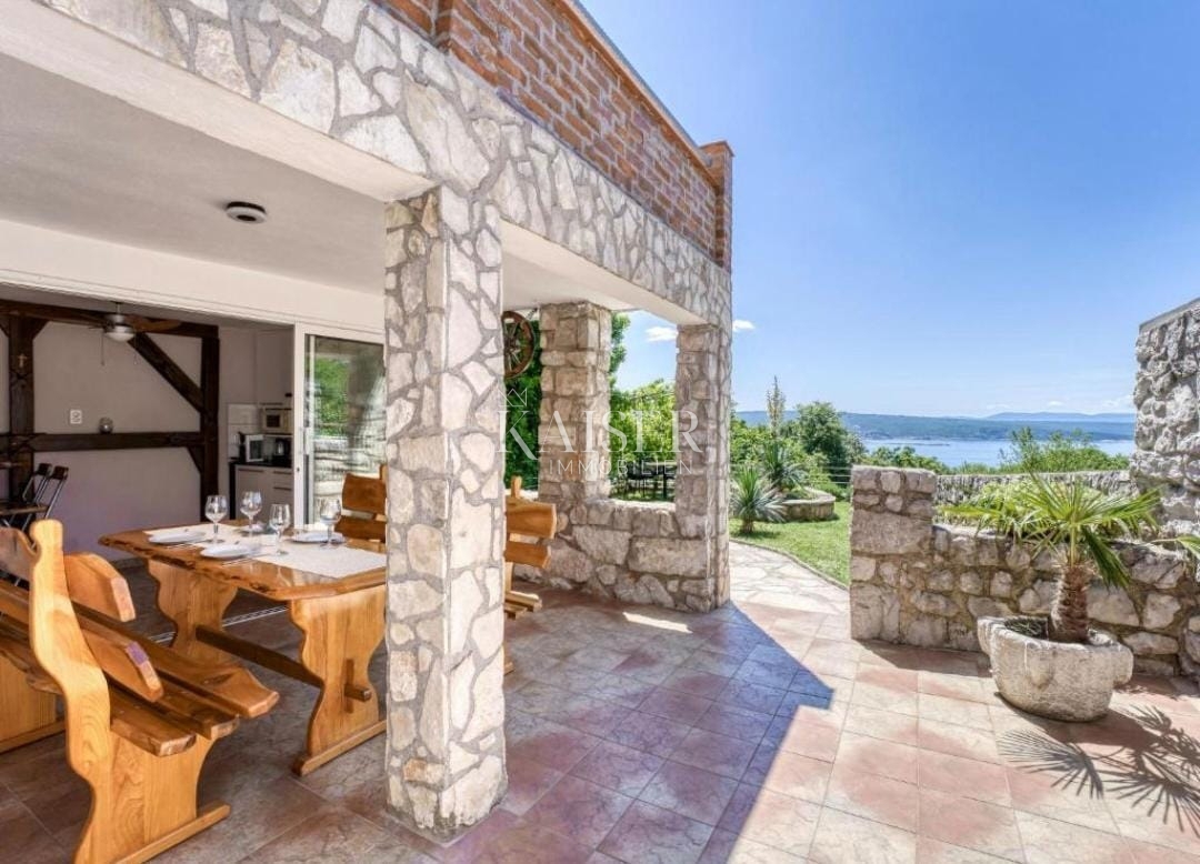 Crikvenica - kamnita hiša s čudovitim razgledom