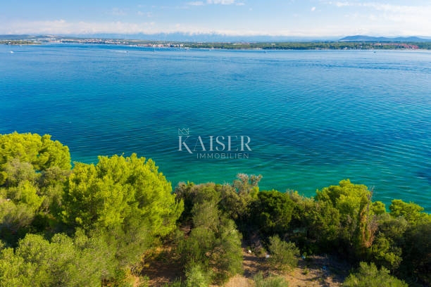 Otok Pašman – gradbeno zemljišče 1411 m2