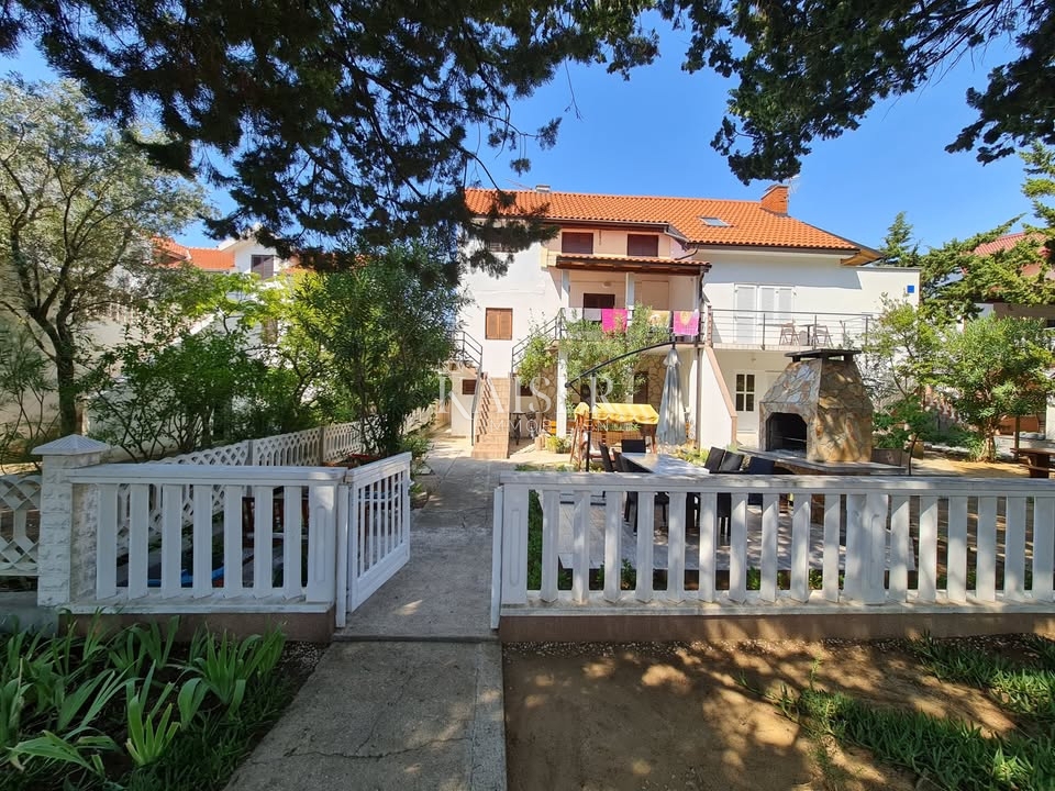 Zadar - Sabunike hiša s 6 apartmaji 233 m2