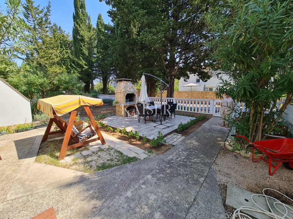 Zadar - Sabunike hiša s 6 apartmaji 233 m2