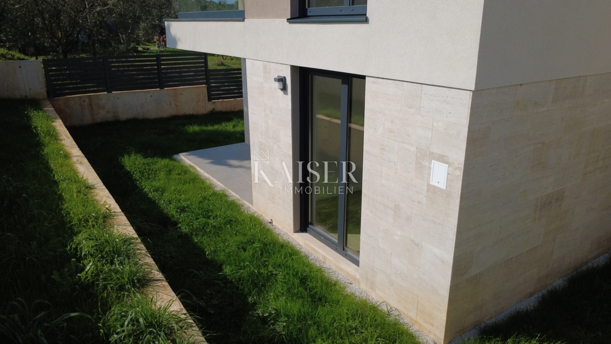 Istra, Banjole - 50m2 stanovanje v novogradnji z vrtom in parkiriščem