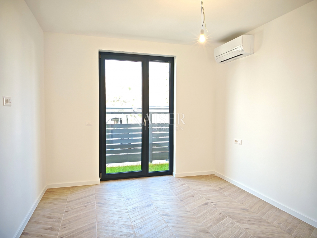 Istra, Banjole - 50m2 stanovanje v novogradnji z vrtom in parkiriščem