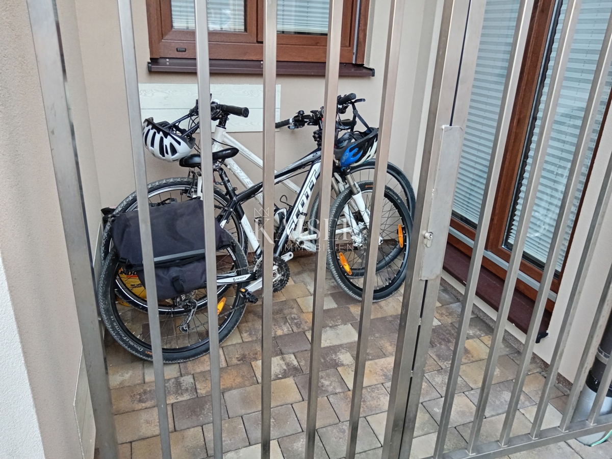 Istra, Premantura, stanovanje v pritličju na odlični lokaciji