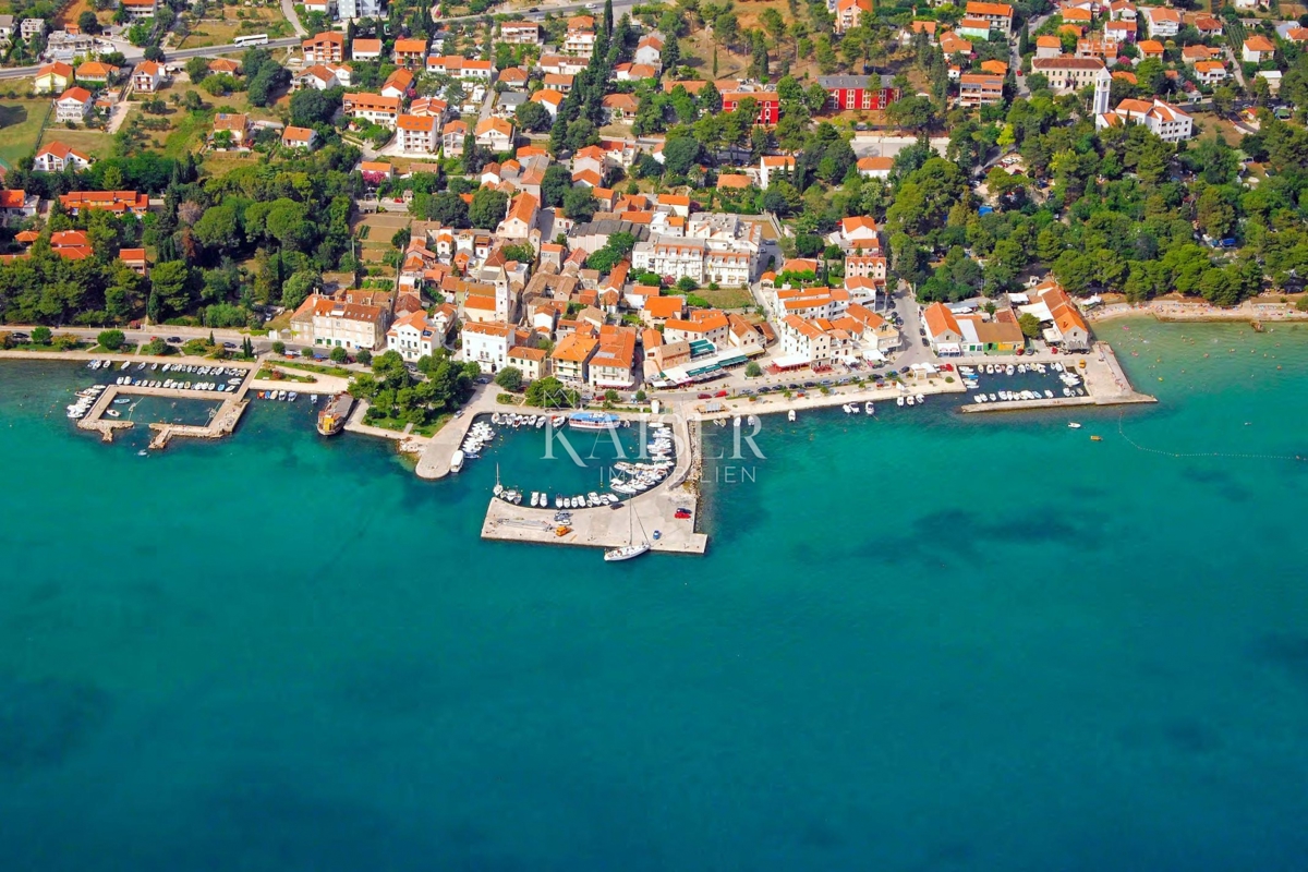 Zadar, Sveti Filip i Jakov – Stavba 1, Apartma A1 z 2 spalnicama, zasebnim vrtom in pogledom na morje (151,86 m²)