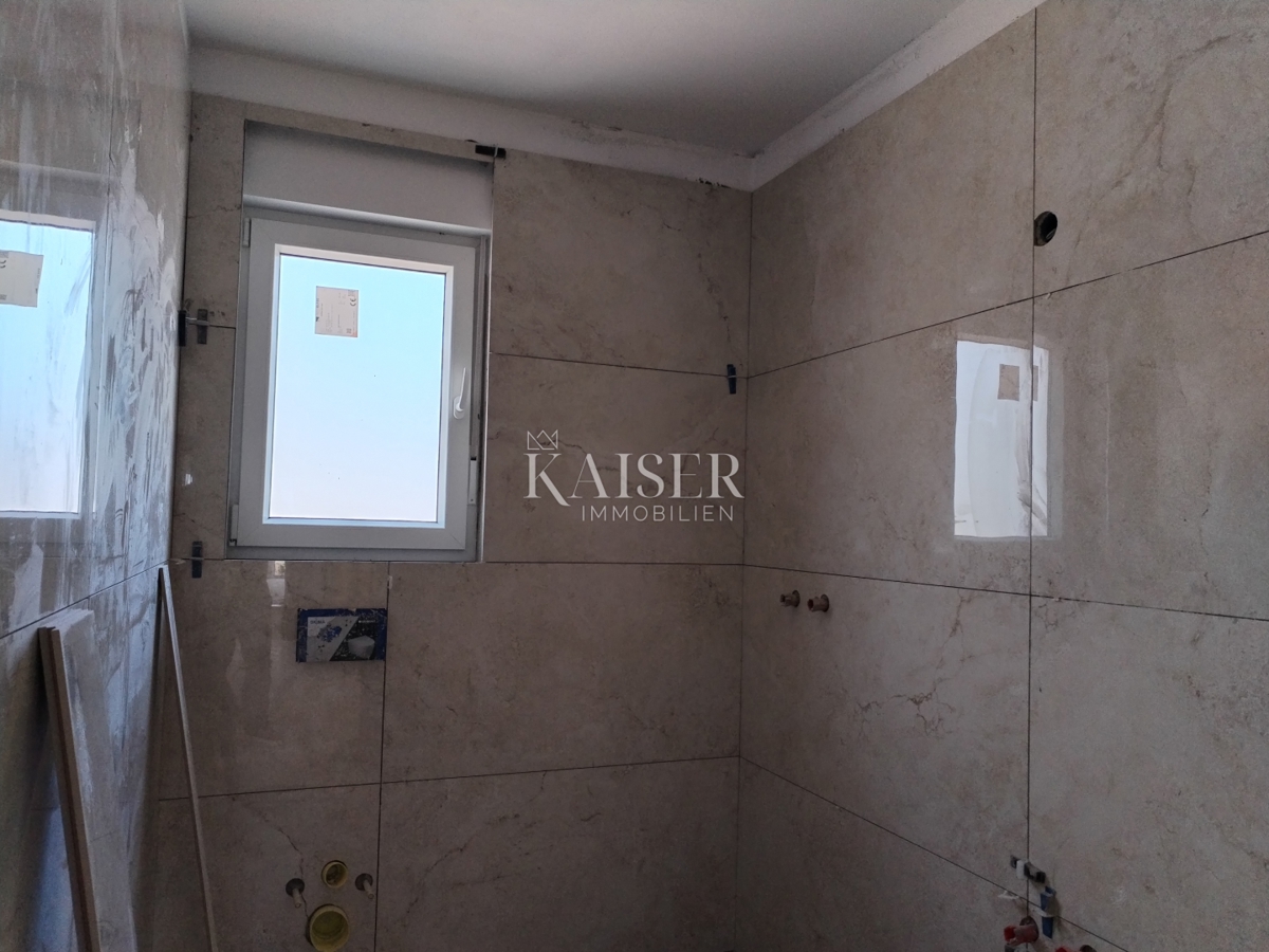 Istra, Umag, stanovanje s pogledom na morje in strešno teraso