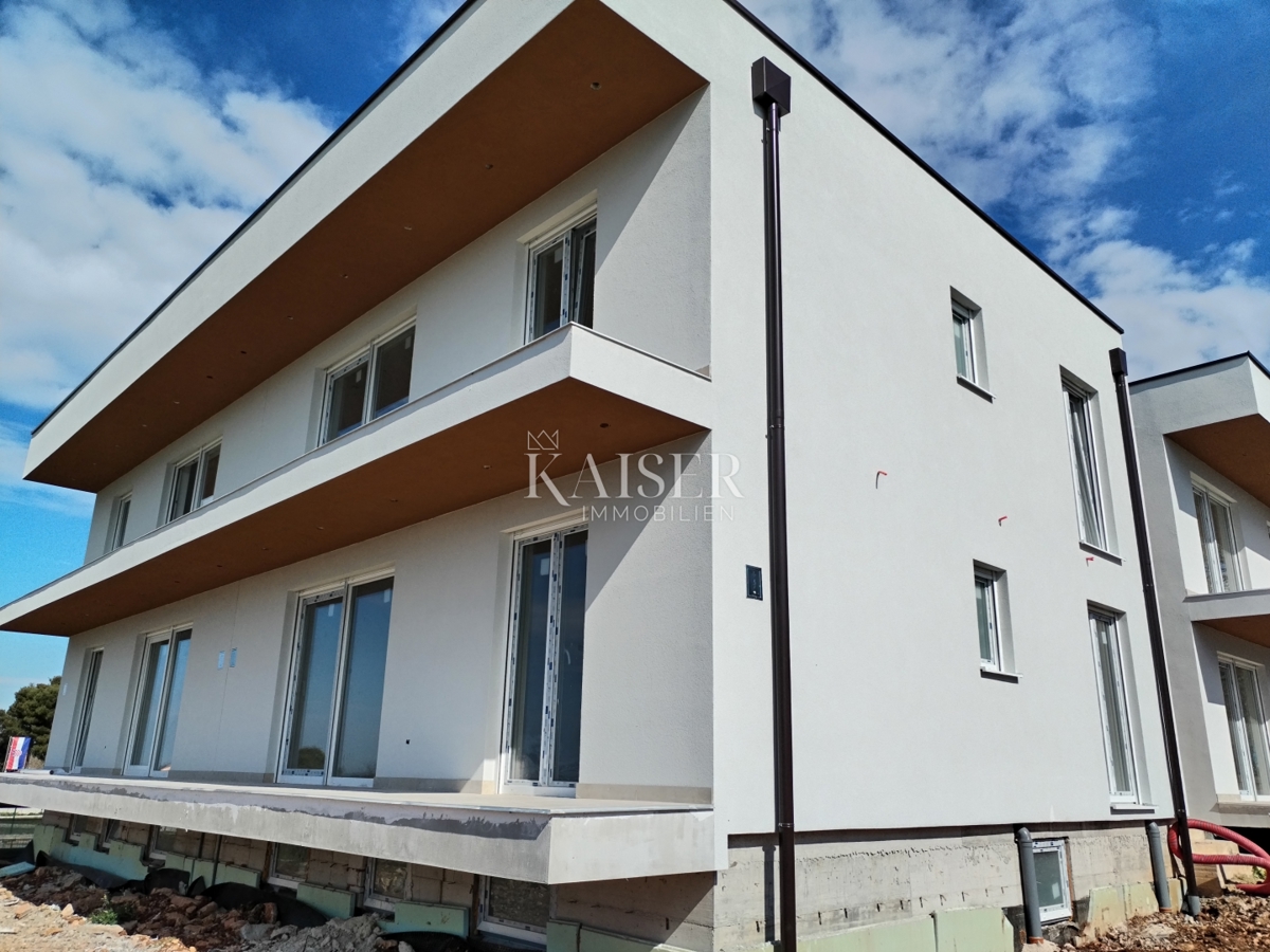 Istra, Umag, stanovanje s pogledom na morje in strešno teraso