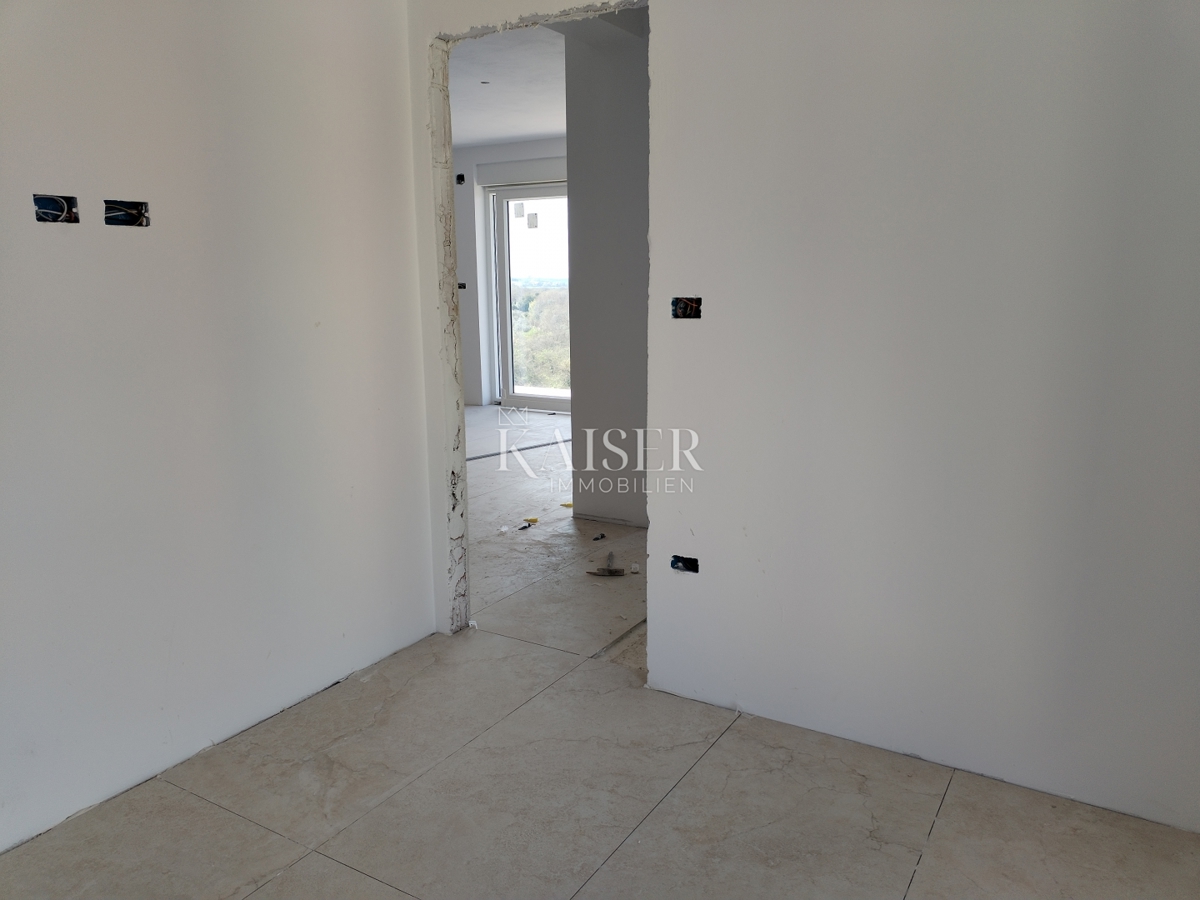 Istra, Umag, stanovanje s pogledom na morje in strešno teraso