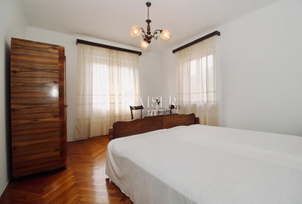 Opatija, Lovran – Nadstropje družinske hiše s teraso in vrtom v središču mesta