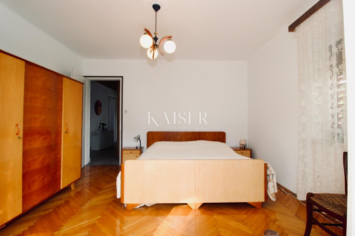 Opatija, Lovran – Nadstropje družinske hiše s teraso in vrtom v središču mesta