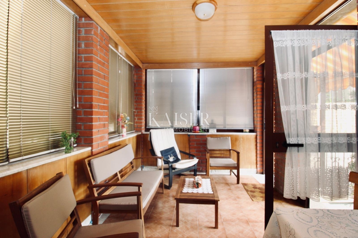 Opatija, Lovran – Nadstropje družinske hiše s teraso in vrtom v središču mesta