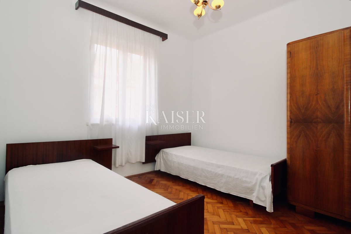 Opatija, Lovran – Nadstropje družinske hiše s teraso in vrtom v središču mesta