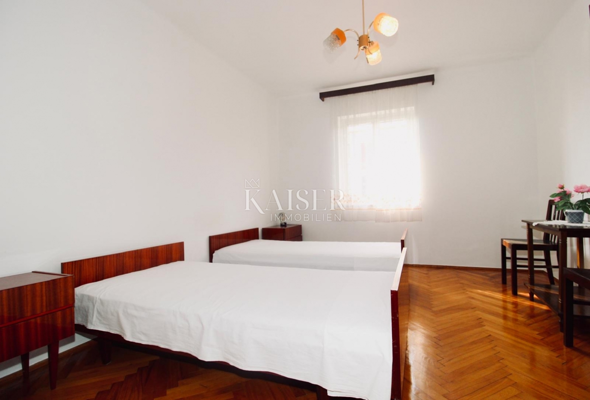 Opatija, Lovran – Nadstropje družinske hiše s teraso in vrtom v središču mesta