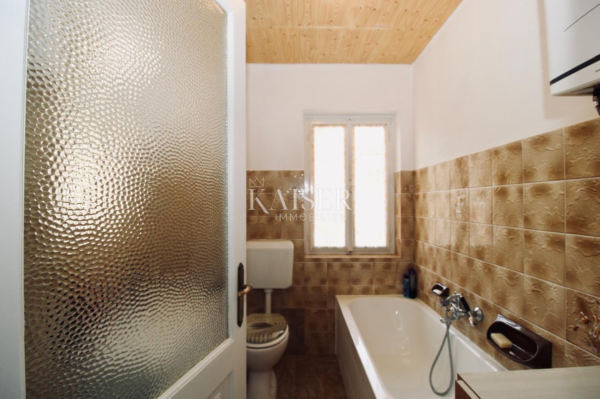 Opatija, Lovran – Nadstropje družinske hiše s teraso in vrtom v središču mesta