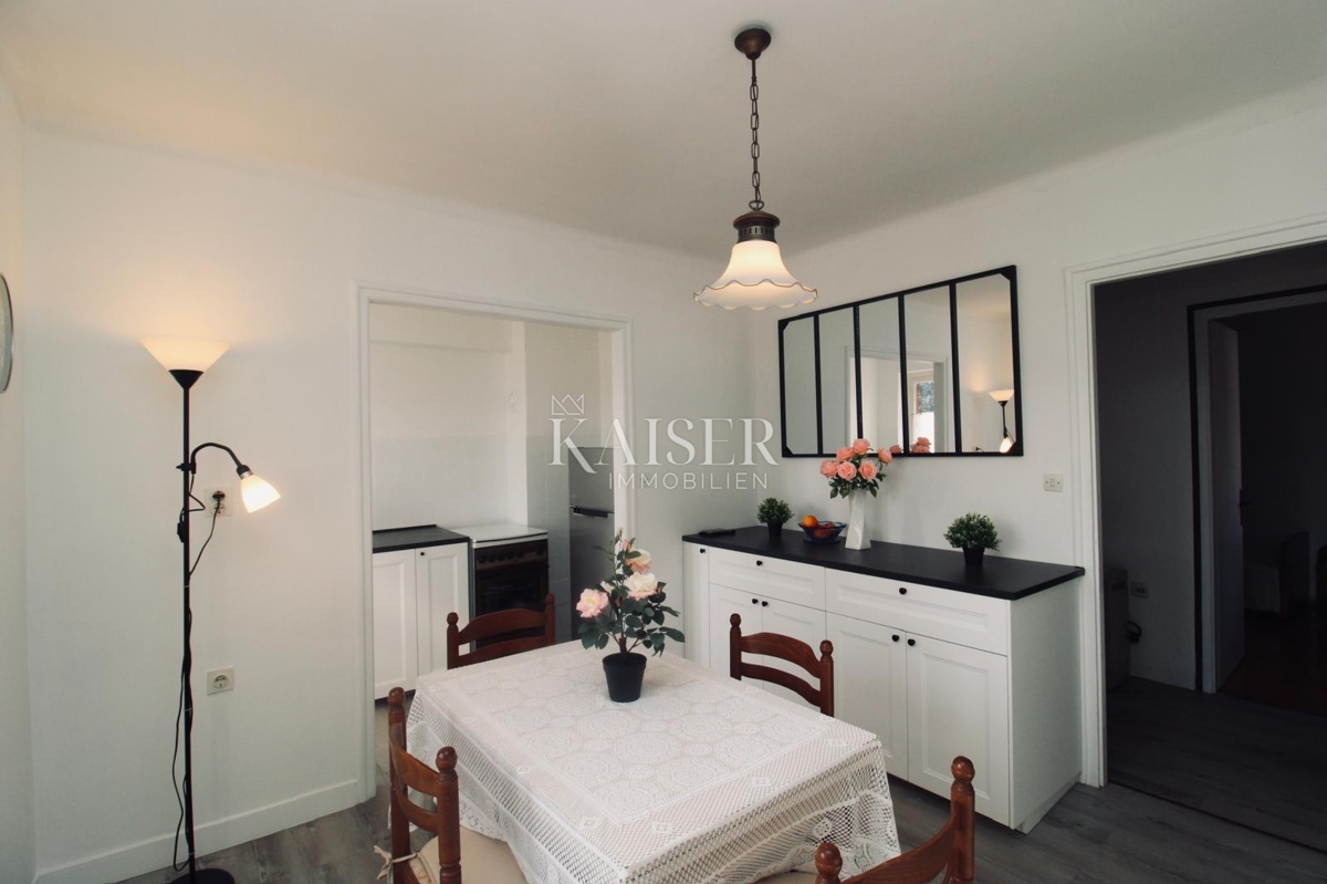 Opatija, Lovran – Nadstropje družinske hiše s teraso in vrtom v središču mesta