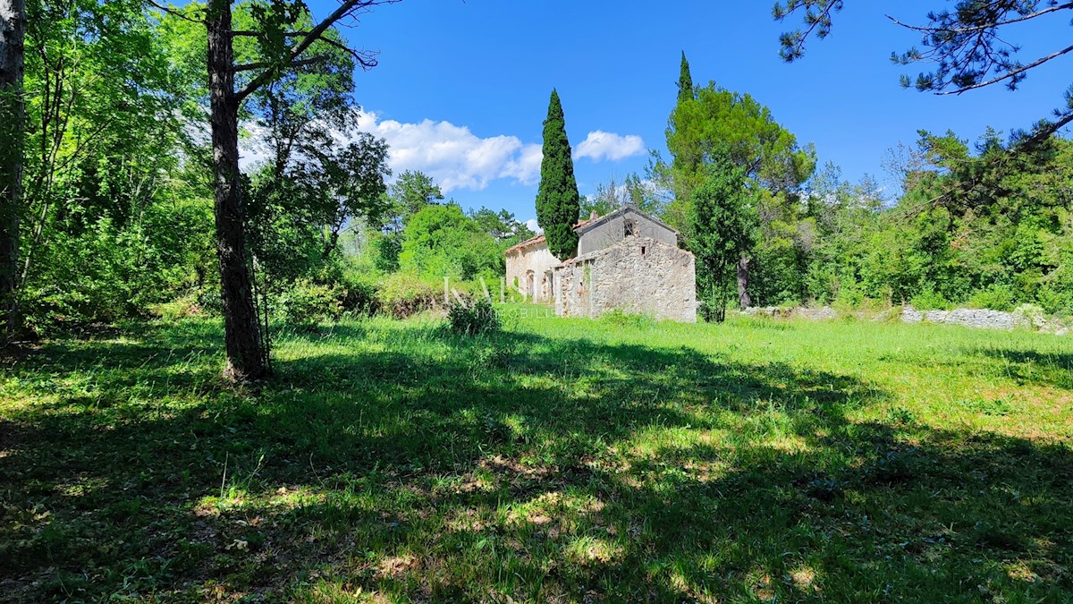 Istra, Labin - hiša za adaptacijo, 110 m2