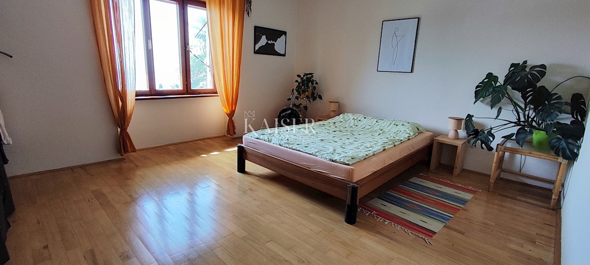 Opatija, center - 3 sobno stanovanje s pogledom na morje, 113 m2